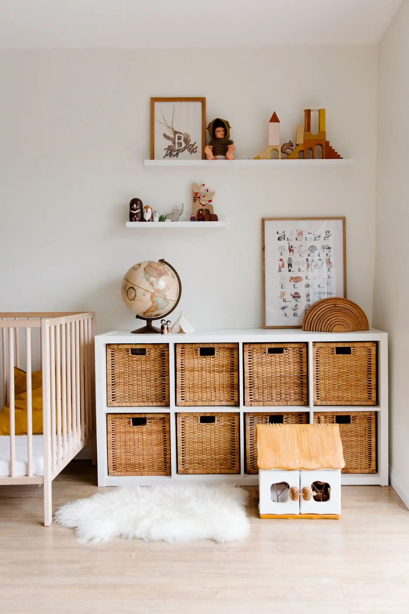 Kids’ bedroom interior